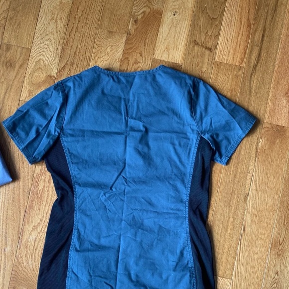 Grey scrub top - Picture 2 of 2